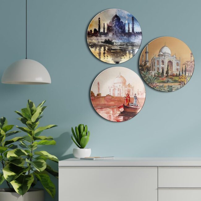 Plates Depicting the Taj Mahal Decorative Ceramic Wall Plates Set of 3. - Image 2